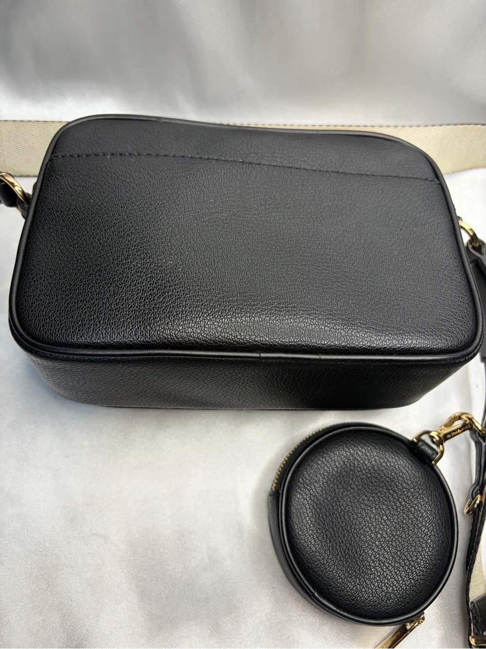 Michael Kors Black Leather Crossbody Camera Bag with Logo Strap and Coin Pouch - Picture 3 of 4